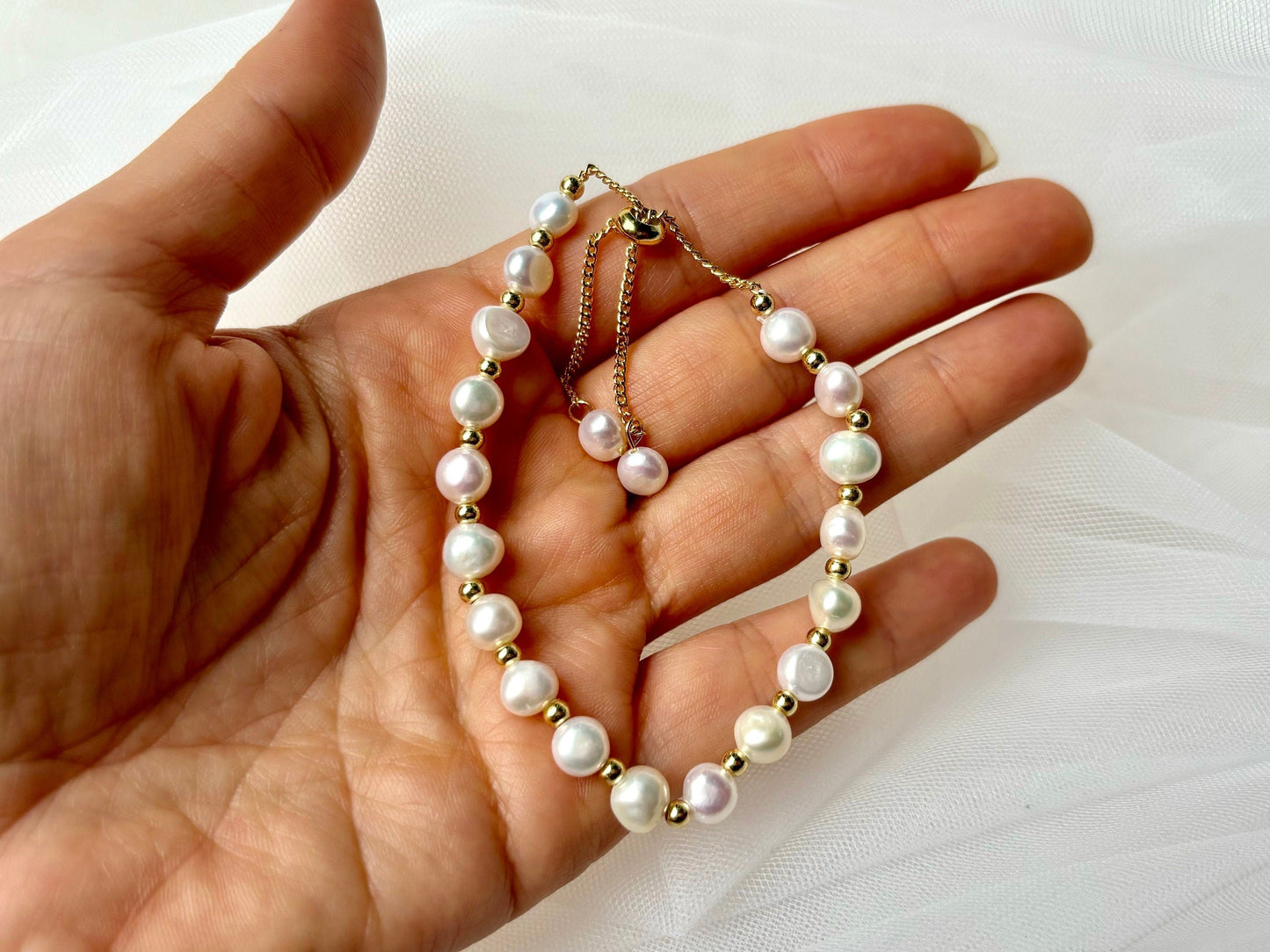 Freshwater White Pearl Bracelet