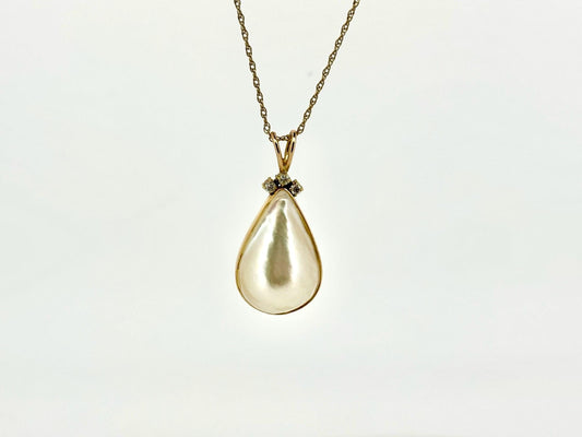 Natural Mother of Pearl Necklace Pearl Pendant 14K Gold White Pearl Necklace Birthday Gift for Her Diamond Pendant