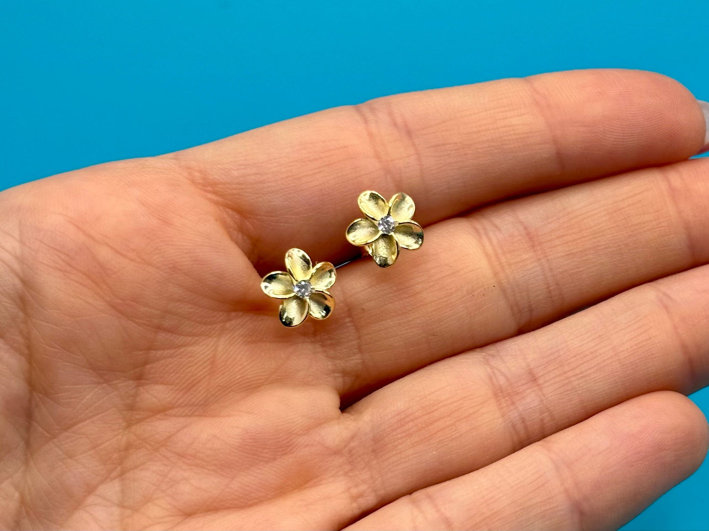 Hawaiian 925 Sterling Silver 14k Gold Plated Plumeria Stud Earrings Cute Gift for Wife Flower Mom Girlfriend sister Stone shiny CZ