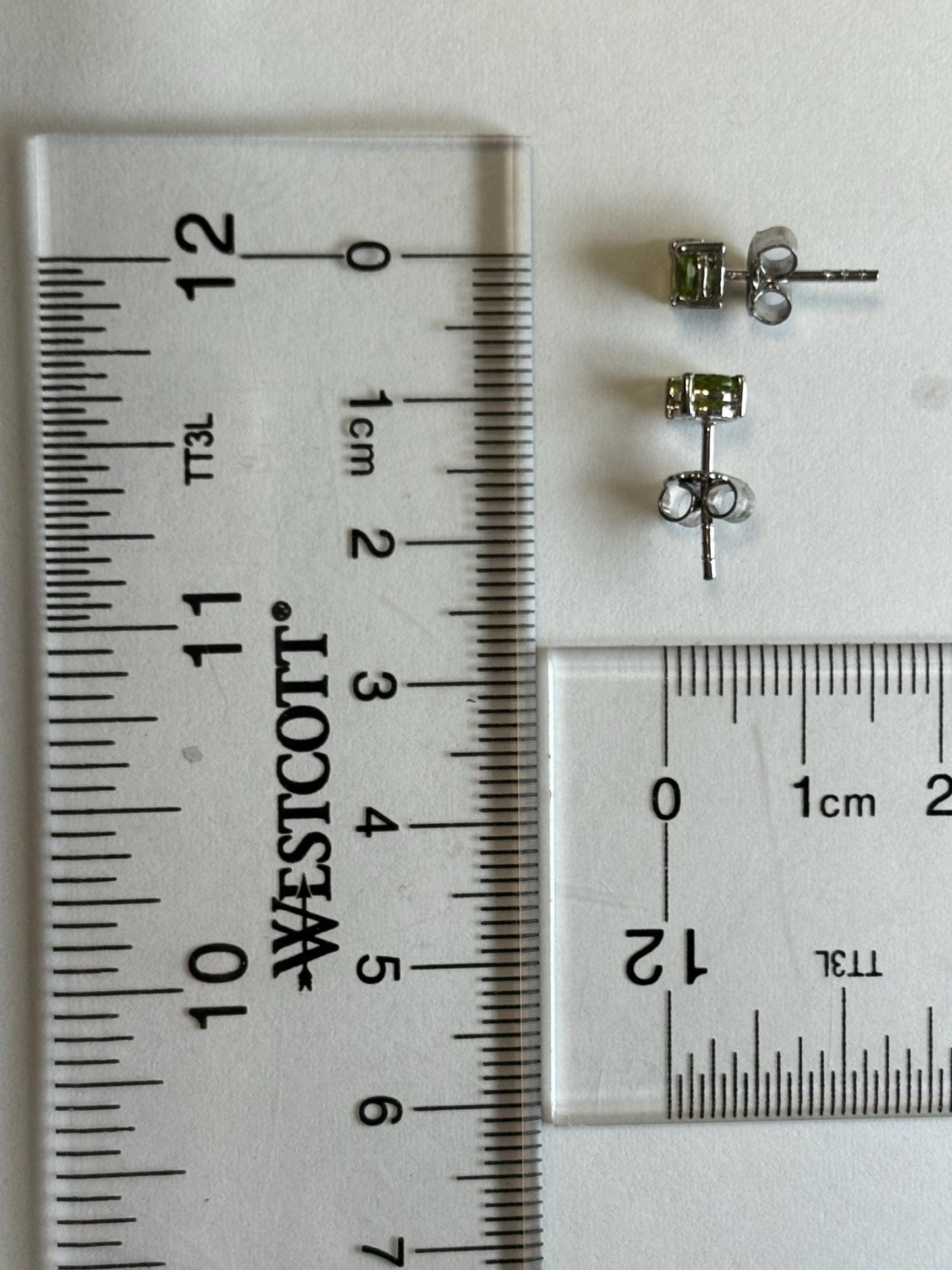 14K Solid Gold Earrings Peridot Earrings Hawaiian Diamond Peles Tears - Birthday Gift for Her Gift For Mom Peridot Studs Green Earrings