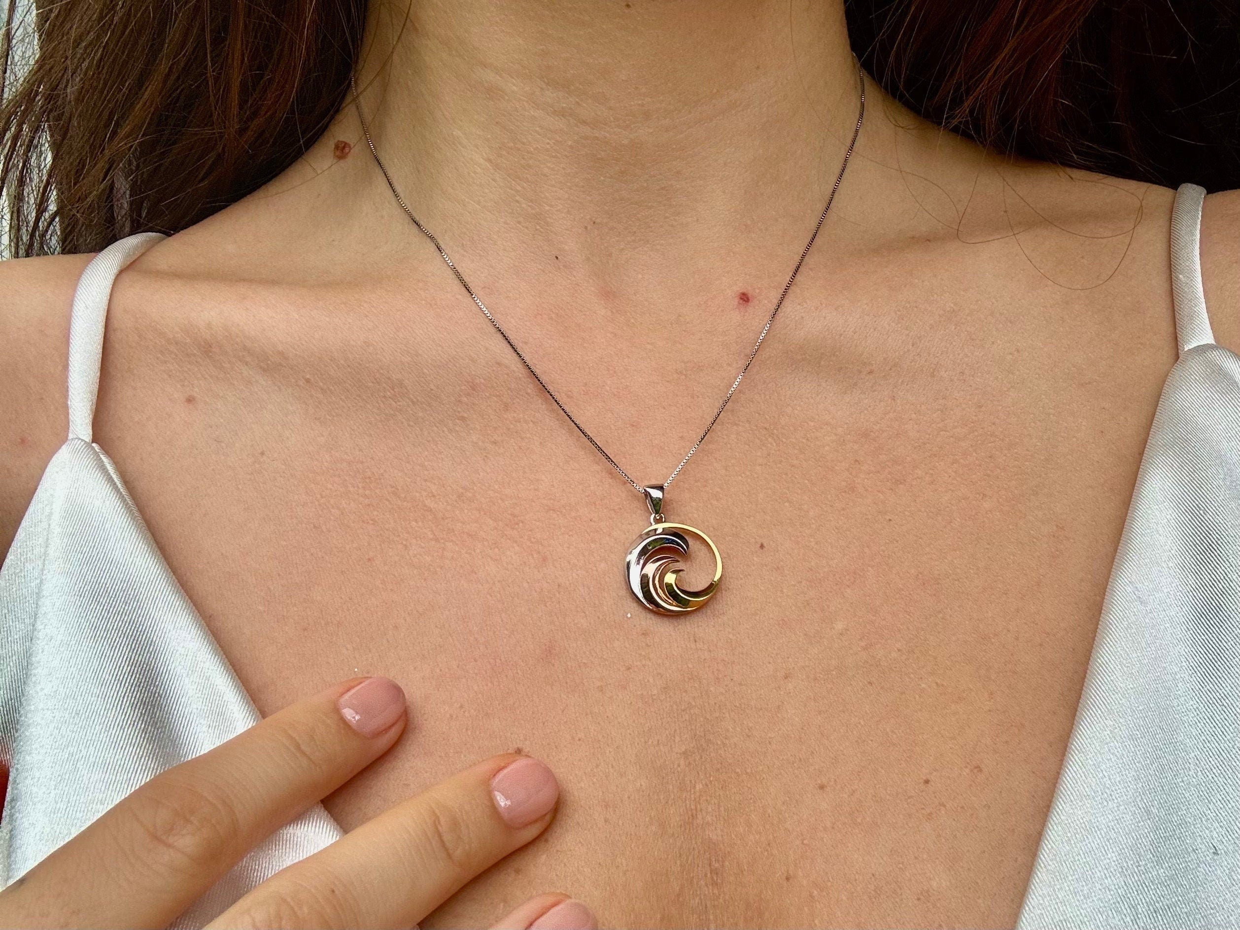 Island Wave Necklace