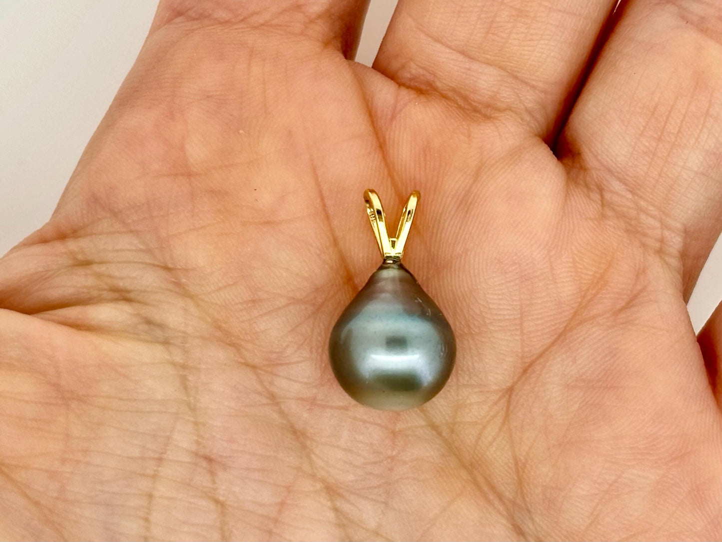 Genuine Natural Tahitian Pearl Necklace Ocean Blue Pearl Pendant with 14K Gold Chain Black Pearl Necklace Birthday Gift for Her Gift for Mom