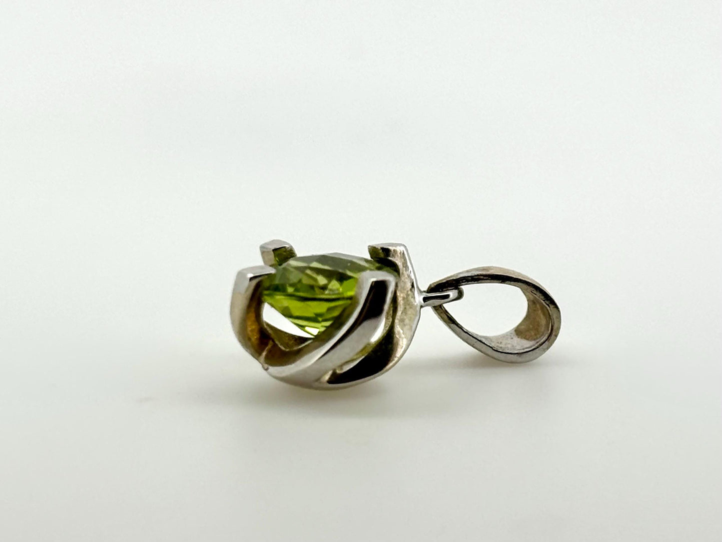 14K Solid Gold Necklace Peridot Pendant Hawaiian Diamond Peles Tears - Birthday Gift for Her Gift For Mom Green Necklace Peridot Necklace