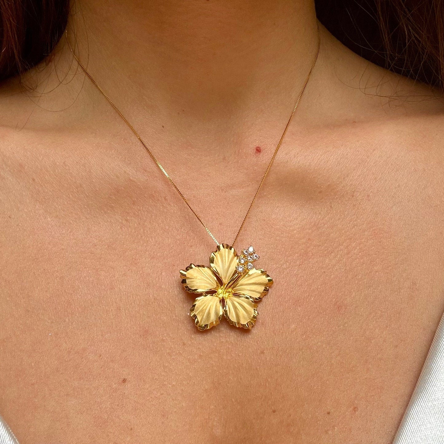 Deluxe Hibiscus Flower Necklace