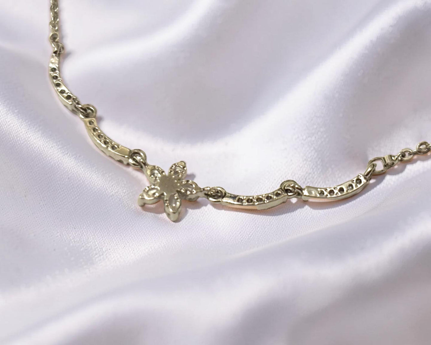 Gold Flower Necklace – Dainty Floral Pendant With Cubic Zirconia Stone