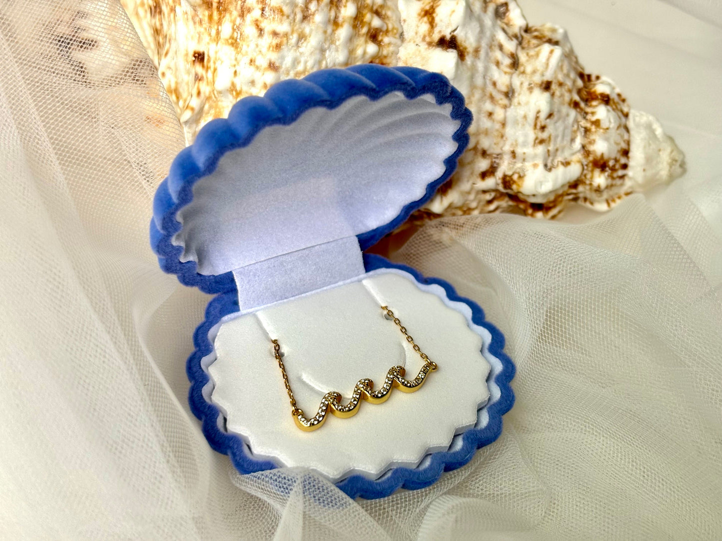 Triple Wave Necklace in 925 Sterling Silver plated with 14K gold,