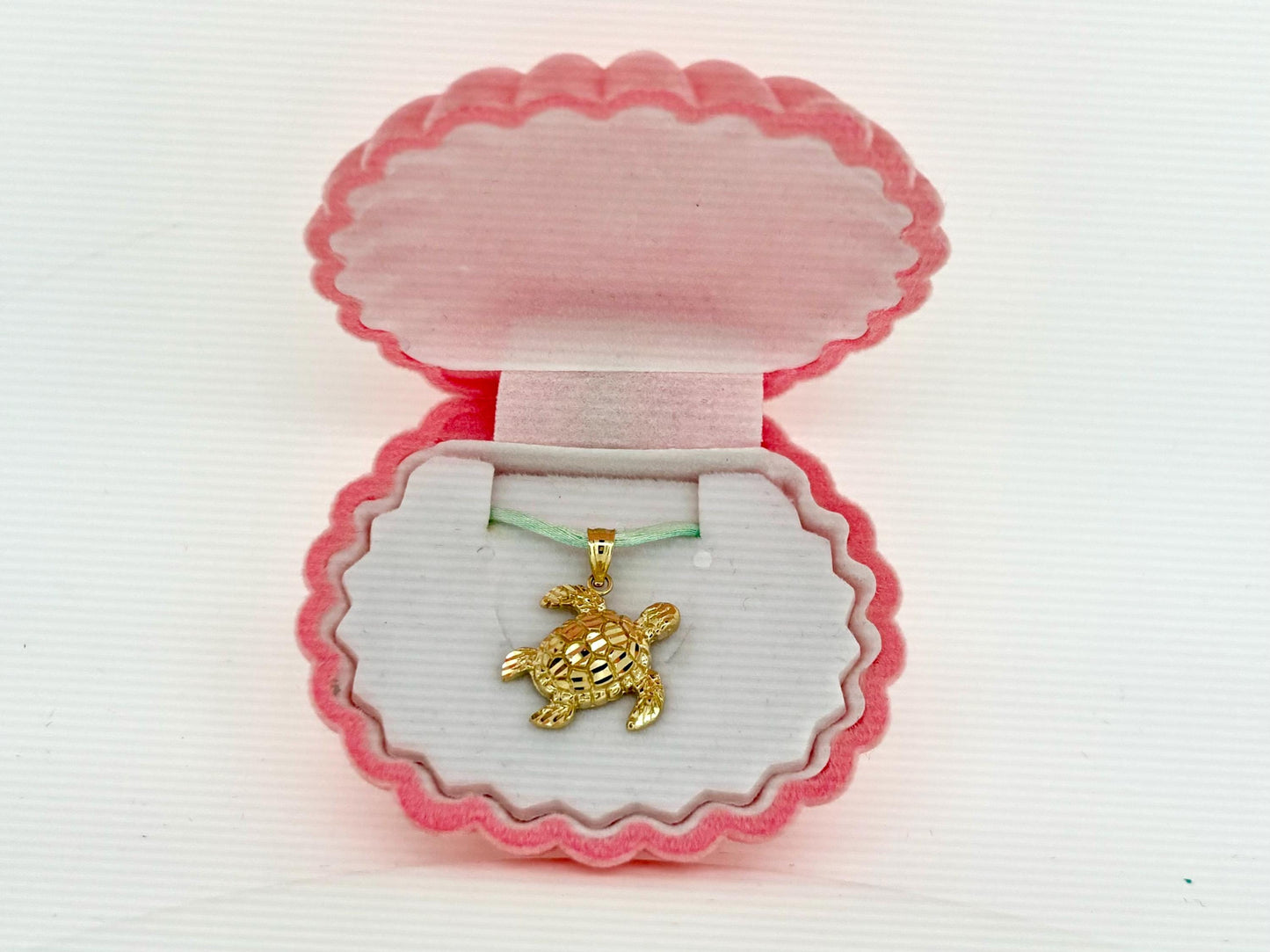 14K Solid Gold Hawaiian Turtle Pendant