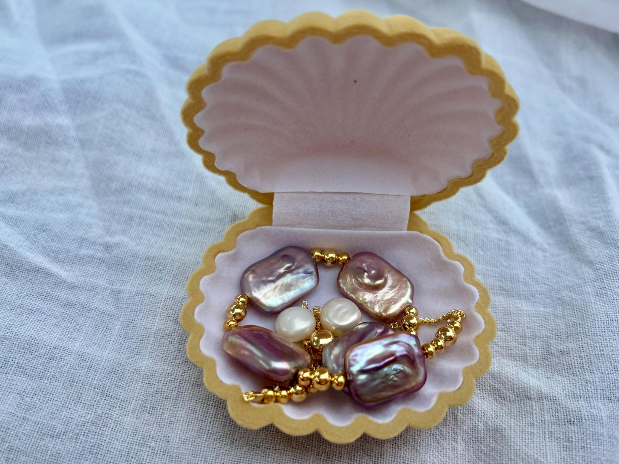 Moonlit Bracelet (Baroque Pearl)