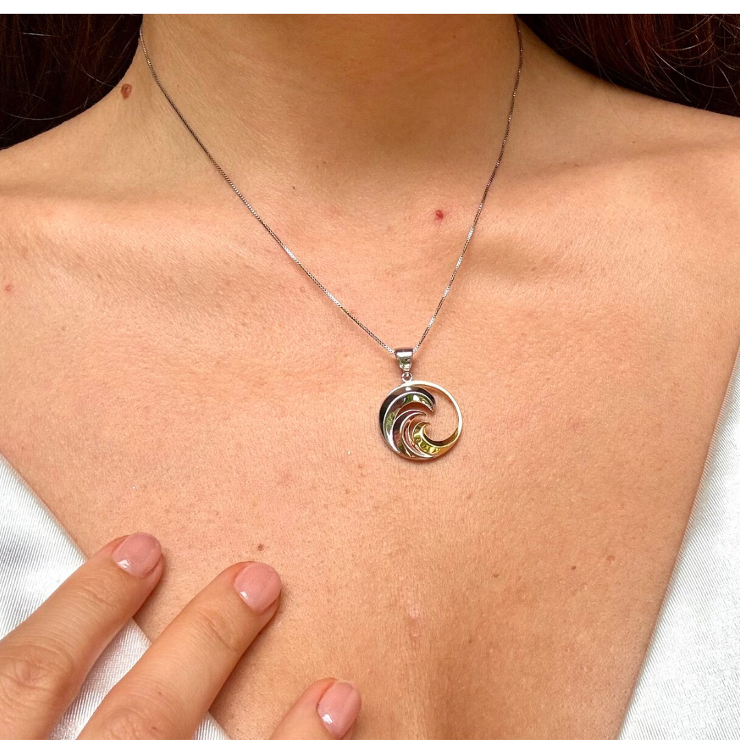 Island Wave Necklace