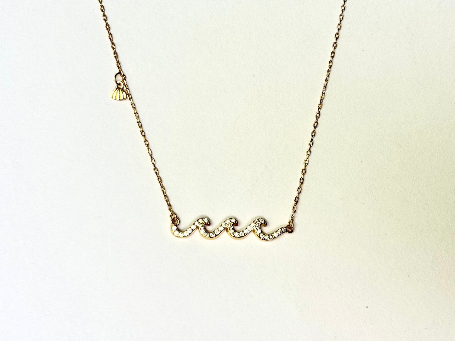 Triple Wave Necklace in 925 Sterling Silver plated with 14K gold,