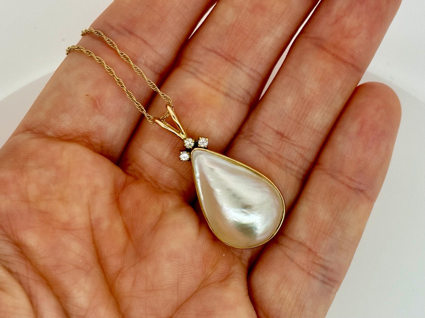 Natural Mother of Pearl Necklace Pearl Pendant 14K Gold White Pearl Necklace Birthday Gift for Her Diamond Pendant