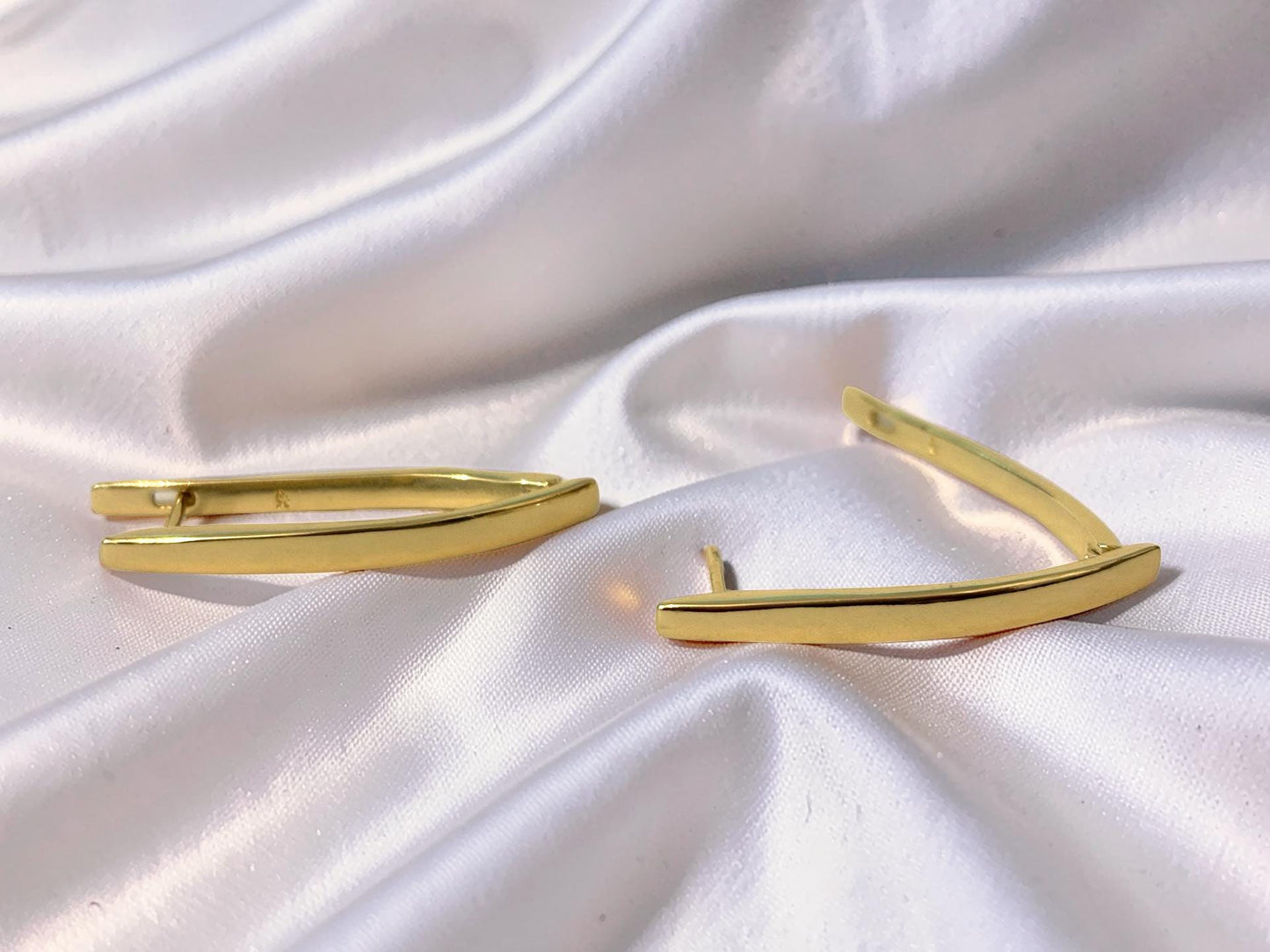 Minimal Gold Earrings – Sleek Gold Bar Earrings with Cubic Zirconia Sparkle