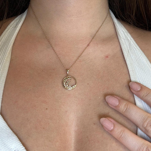 14K Yellow Gold Triple Wave Pendant – Diamond-Cut Ocean Necklace