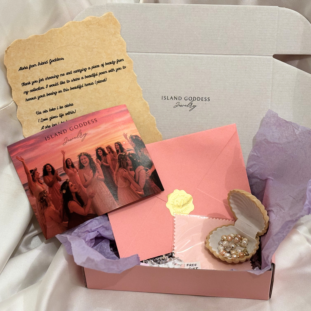 Classic Three Tone Pearl Bracelet