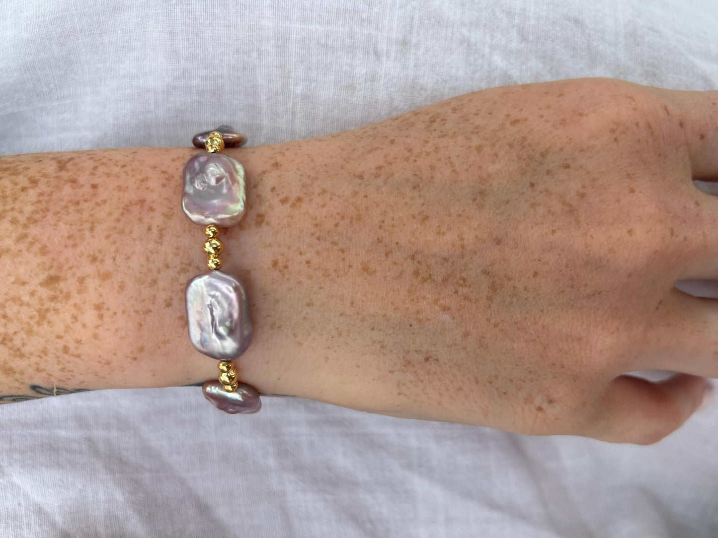 Moonlit Bracelet (Baroque Pearl)