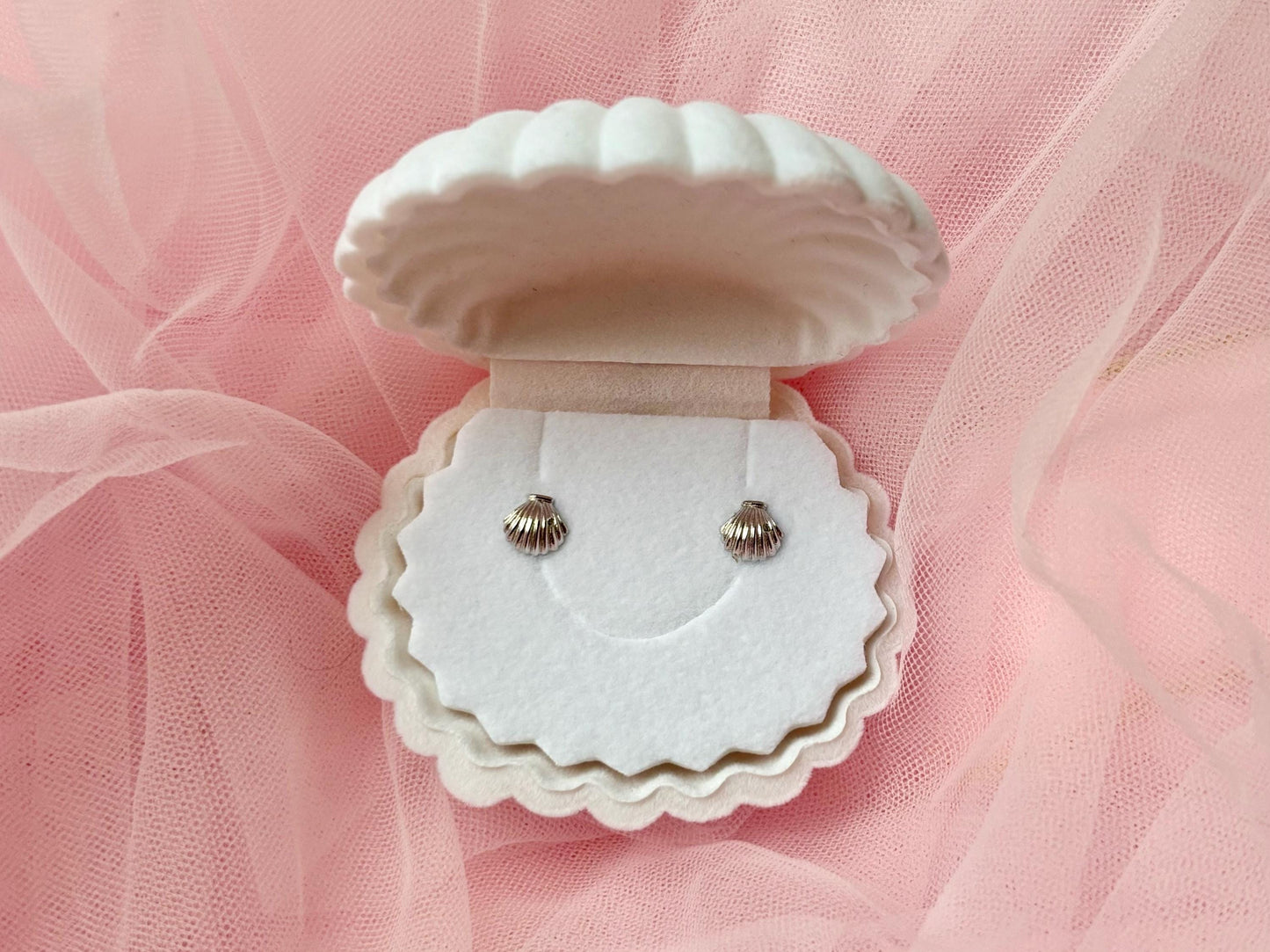 Minimalist Shell Earrings Dainty Silver Shell Stud Shell Earrings 925 Sterling Silver 14k Gold Plated Gift for Her Gift for Girlfriend