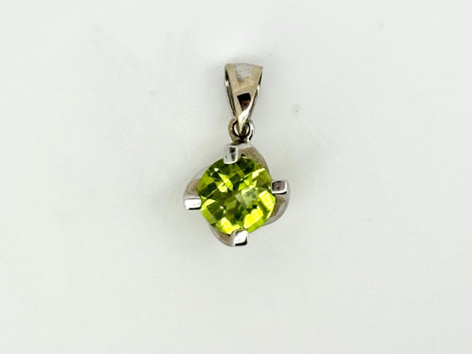 14K Solid Gold Necklace Peridot Pendant Hawaiian Diamond Peles Tears - Birthday Gift for Her Gift For Mom Green Necklace Peridot Necklace