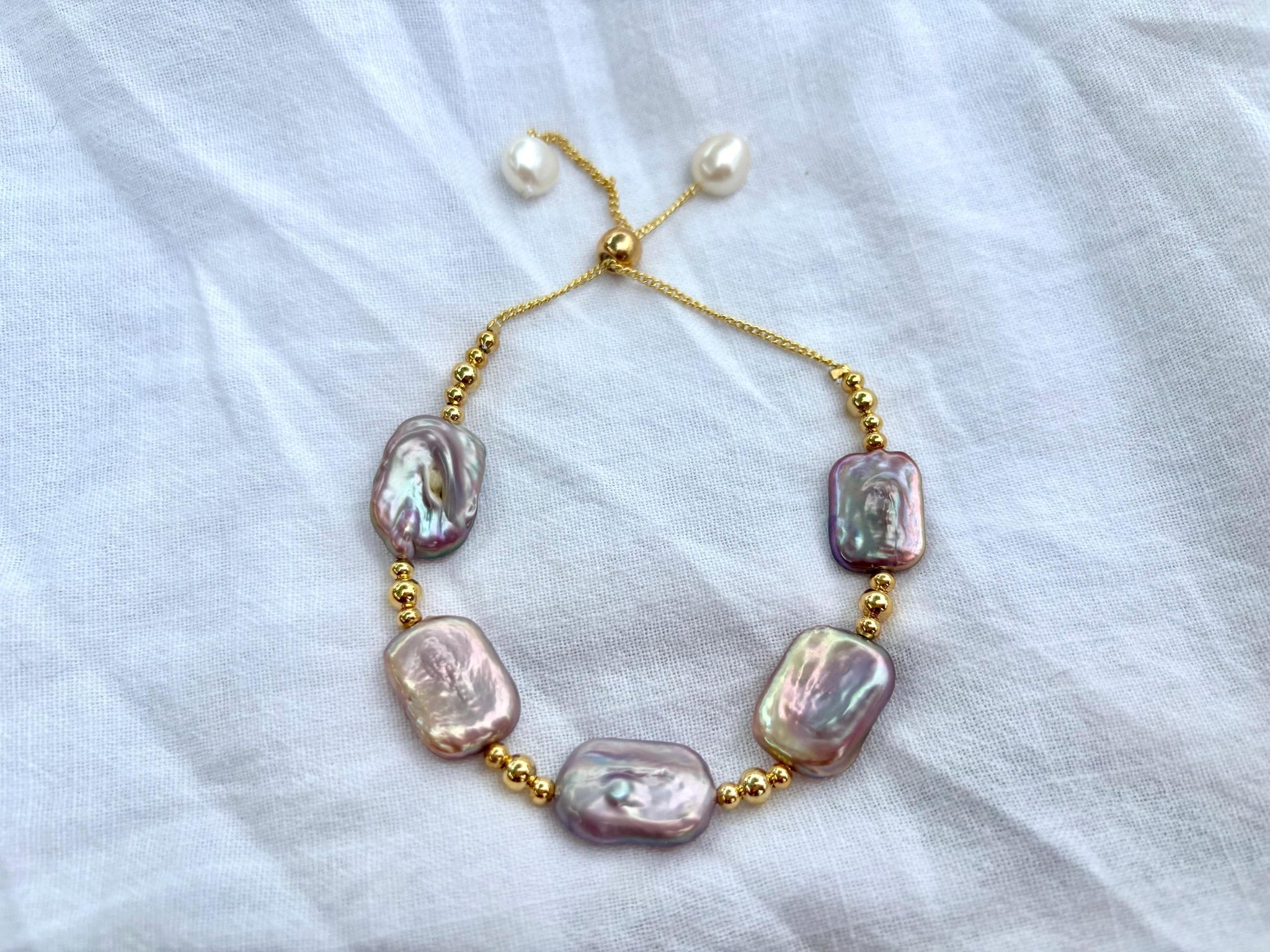 Moonlit Bracelet (Baroque Pearl)