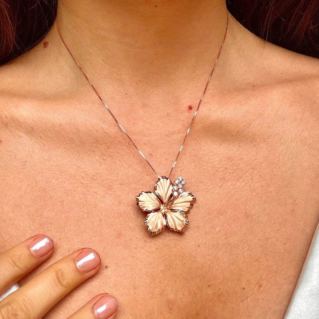 Deluxe Hibiscus Flower Necklace