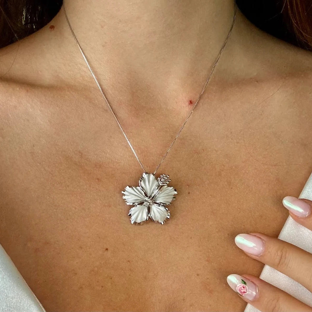 Deluxe Hibiscus Flower Necklace